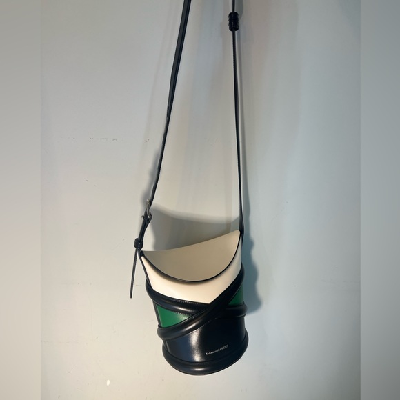 Alexander McQueen Curve Crossbody Bucket Bag | Green Black Leather | NWT - Picture 7 of 14